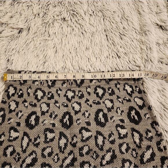 𝅺Express cheetah‎ leopard print stretch sweater skirt comfy size medium - Picture 6 of 8